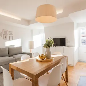 Flh Chiado Sunny Apartment